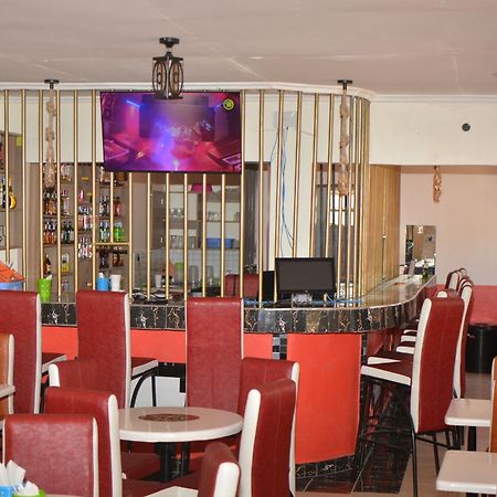 Отель The Farm Bar And Restaurant Kakamega Экстерьер фото