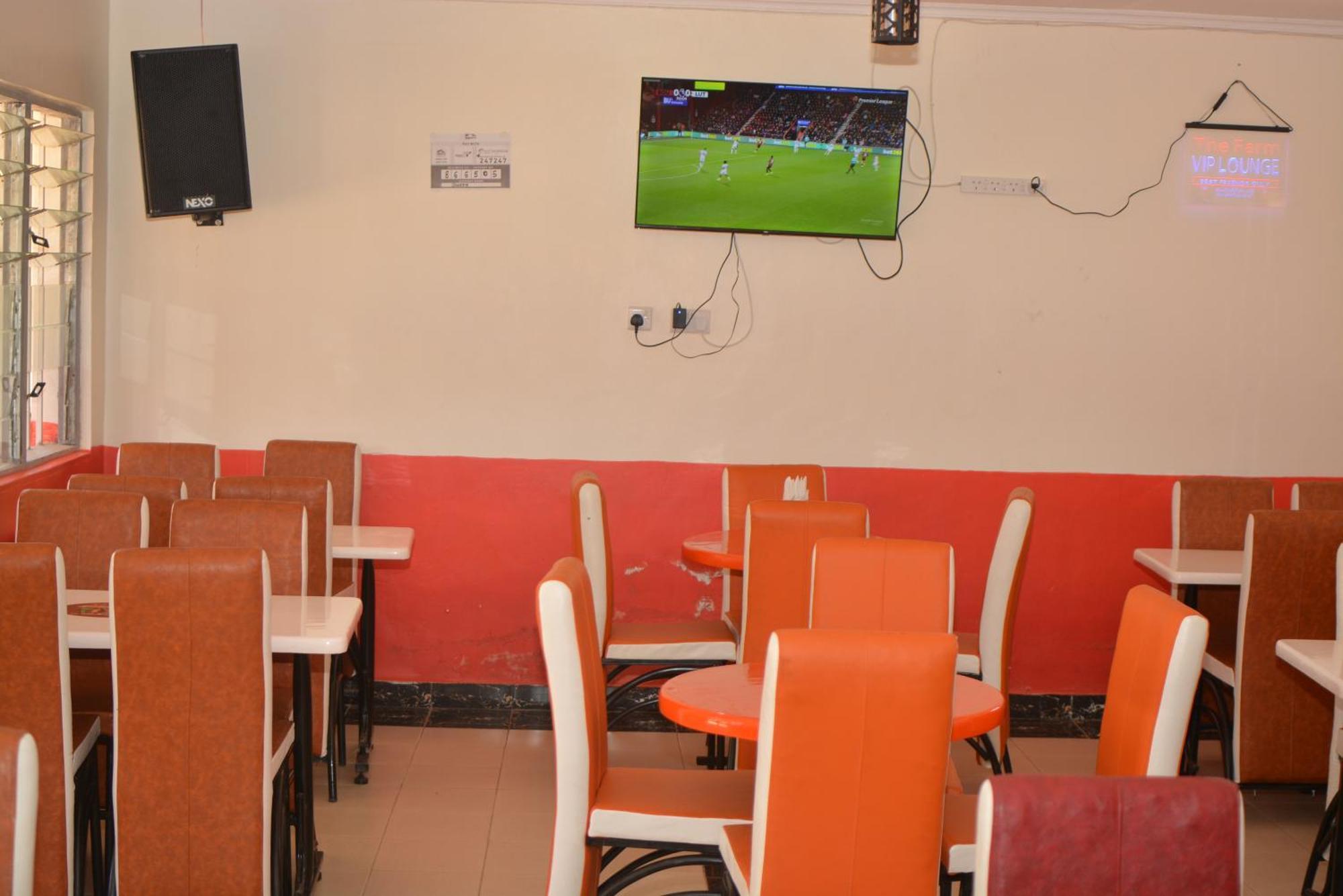 Отель The Farm Bar And Restaurant Kakamega Экстерьер фото